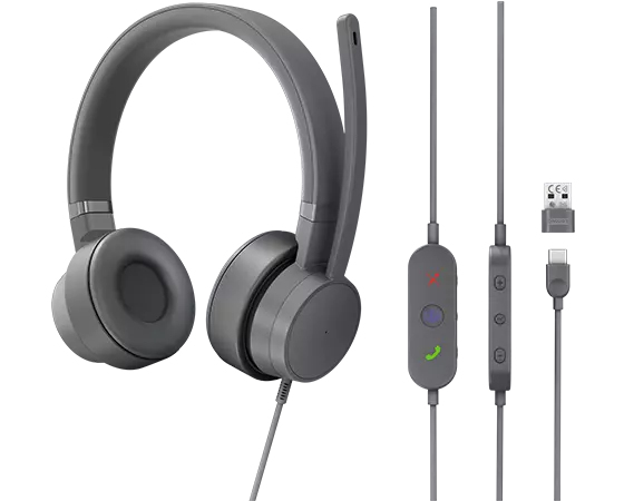 Un auricular gris con micrófono, dongle USB y cable USB-C.