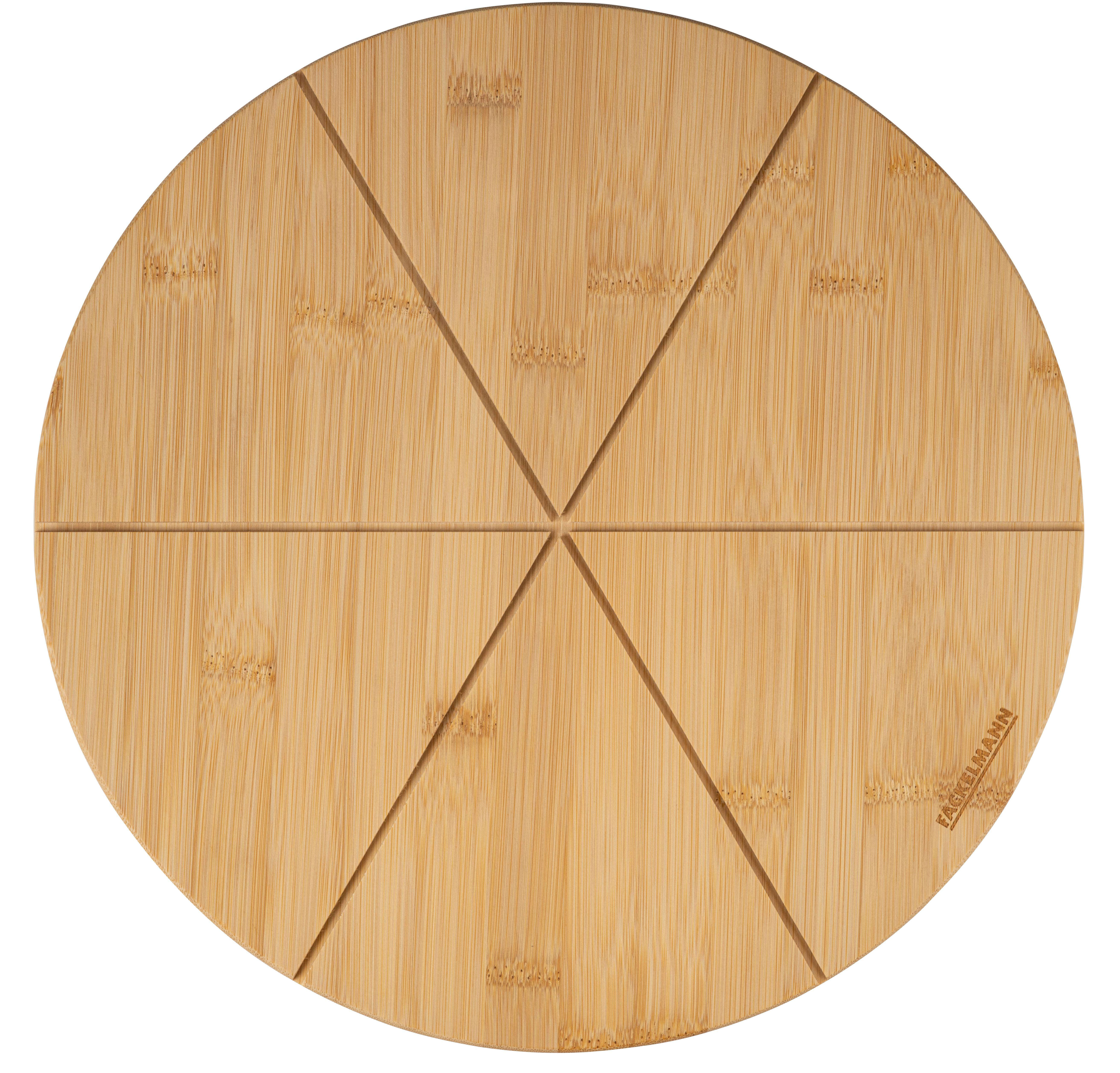 Holz-Pizzabrett. Es hat 6 Abschnitte für die Pizzastücke. Weißer Hintergrund.