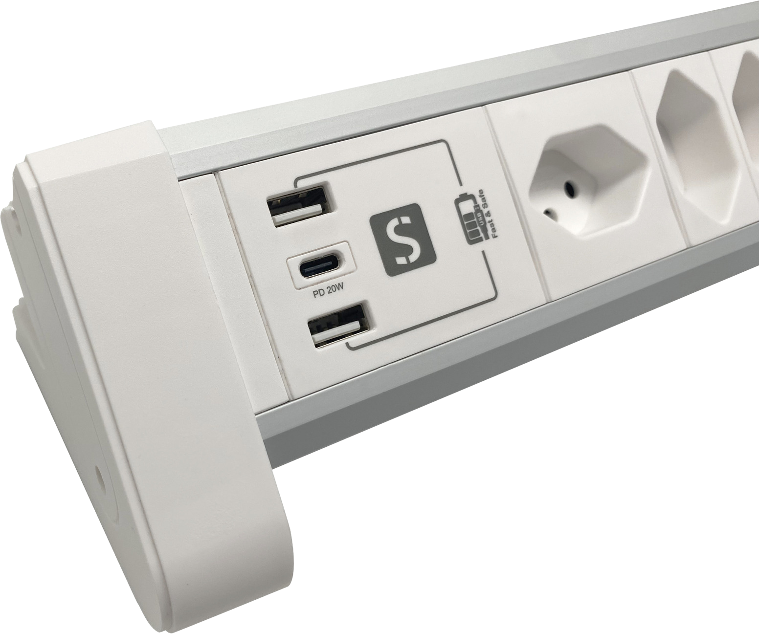 Weiße Steckdosenleiste mit USB-Anschlüssen und Steckdosen. Mit 'Fast & Safe' Symbol.