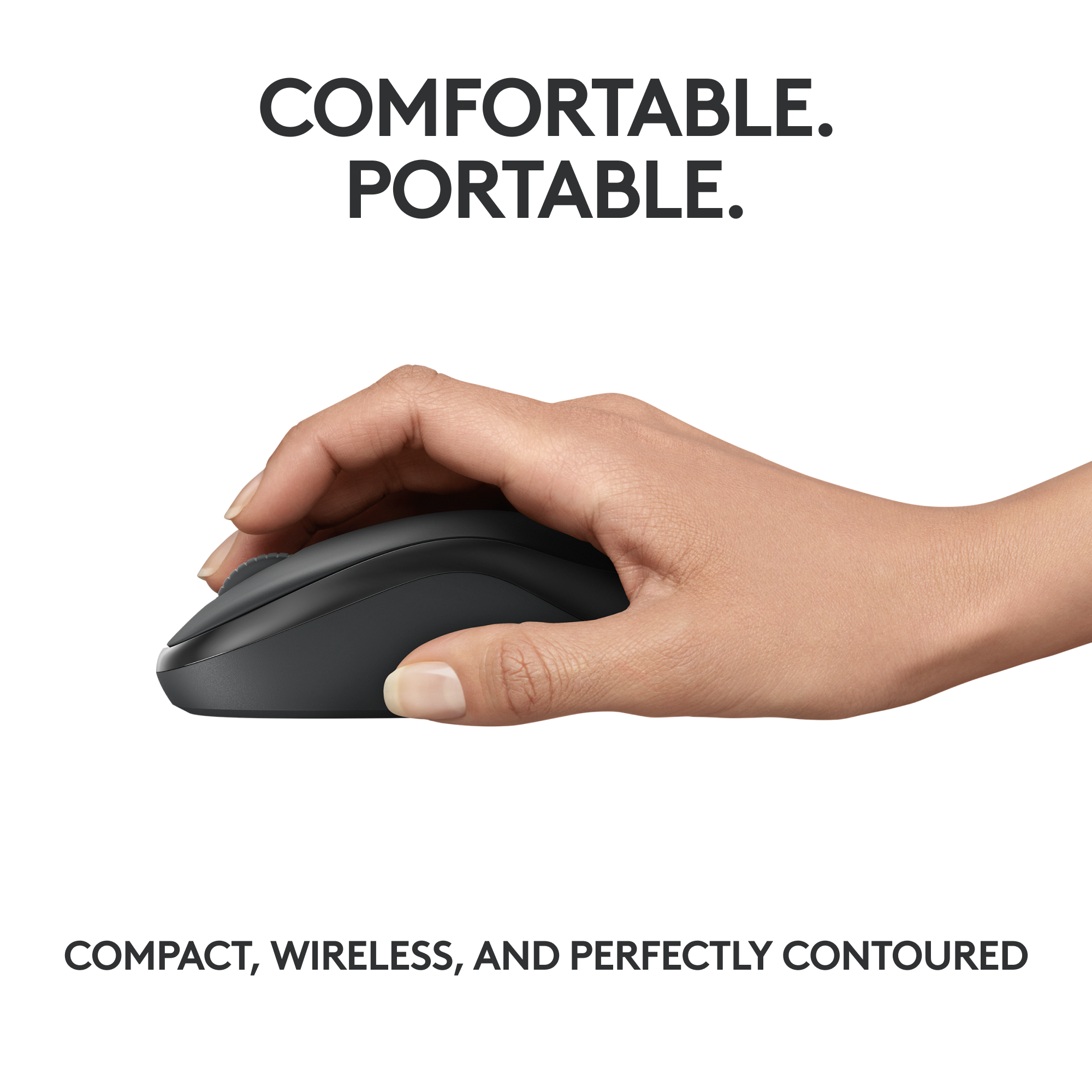 Main tenant une souris sans fil gris foncé, sur fond blanc. Texte en haut et en bas.