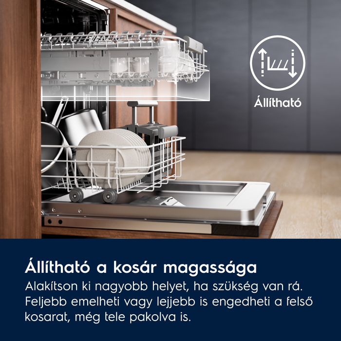 Közelkép egy mosogatógépről, felemelt felső kosárral, és a felirat: Állítható kosármagasság.