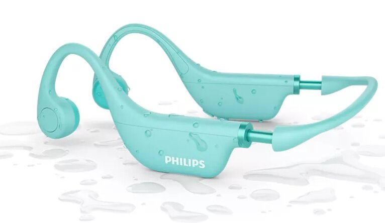 Widok z boku srebrnego smartfona z przyciskami i aparatem, na białym tle.