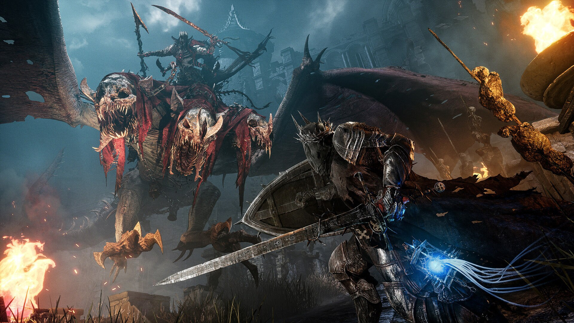 Mroczna scena fantasy z rycerzem walczącym z bestią. Widoczne są ogień i skrzydła.