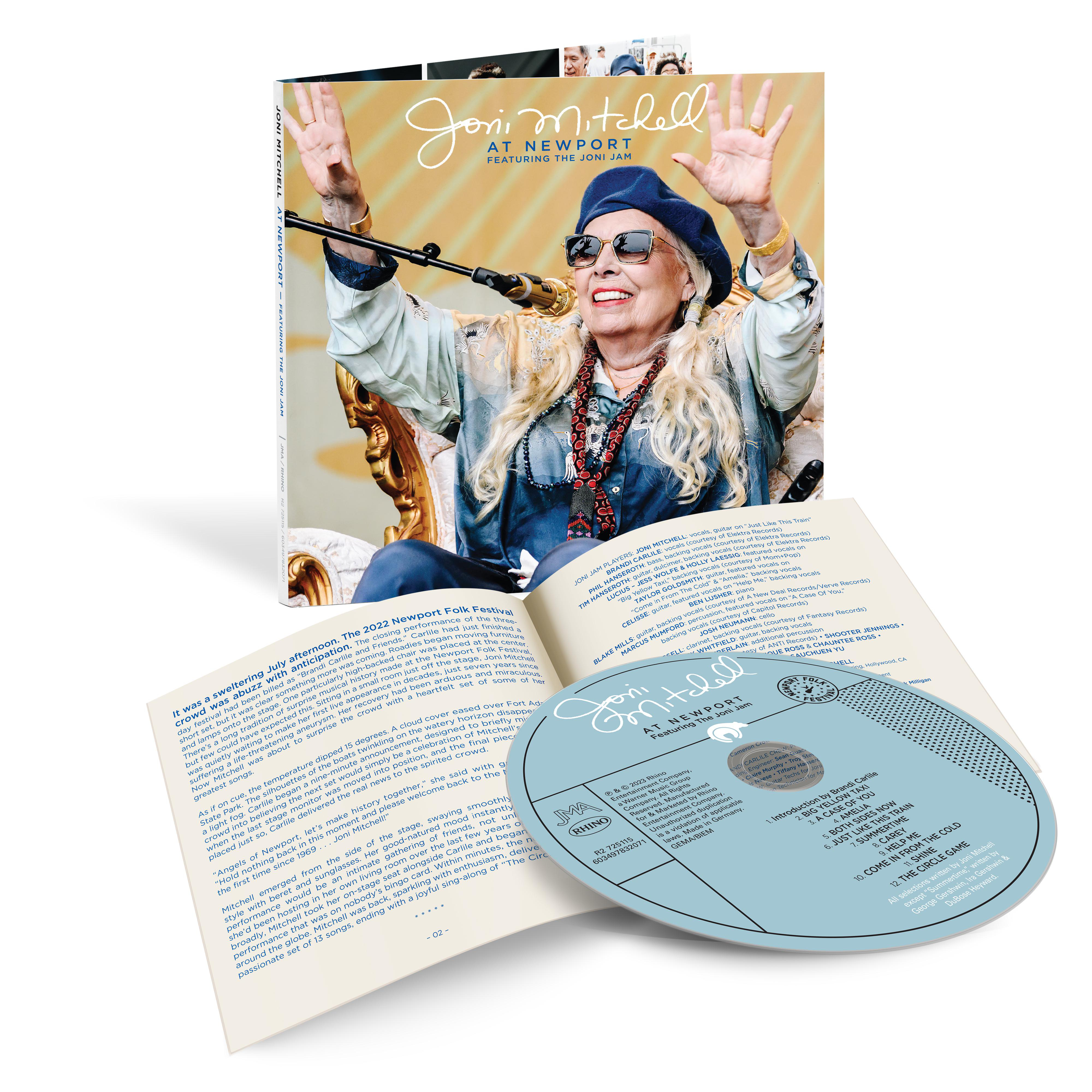 Albumcover: Joni Mitchell singt beim Newport Folk Festival, CD-Beilage.