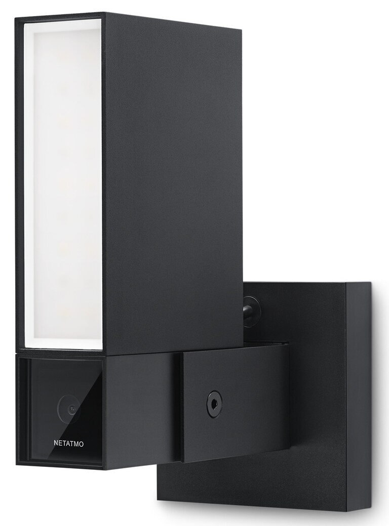 Czarna inteligentna lampa zewnętrzna Netatmo, zamontowana na ścianie.