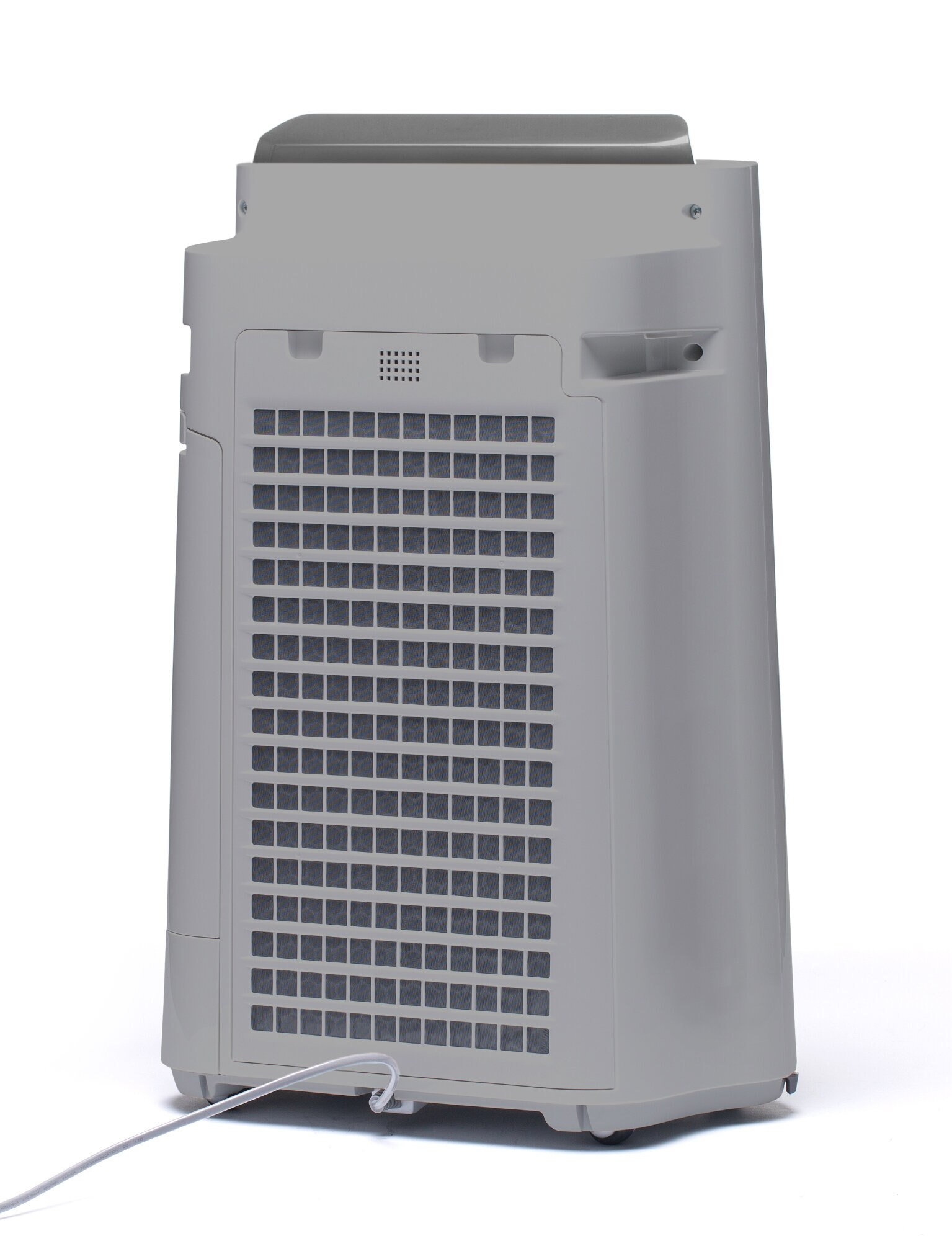 Jasnoszary oczyszczacz powietrza z kratką z przodu. Białe tło.
