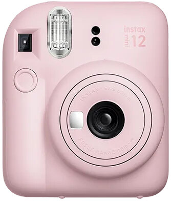 Różowy aparat Instax Mini 12. Białe tło.