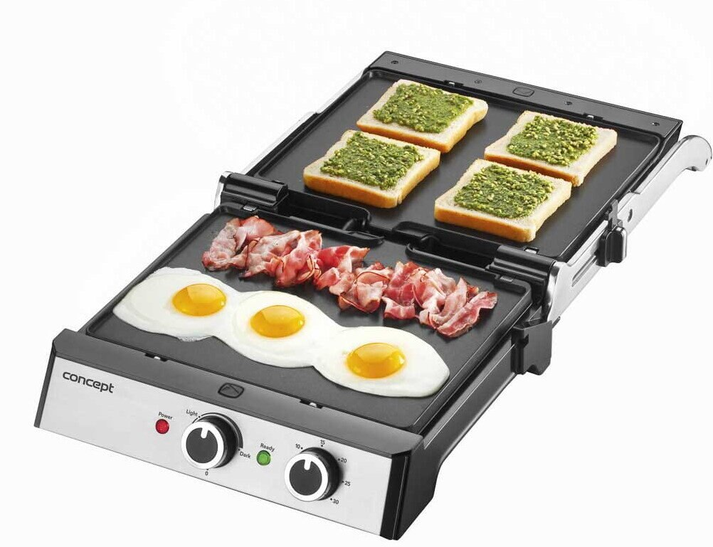 Grill z czterema kanapkami z pesto, jajkami i boczkiem.
