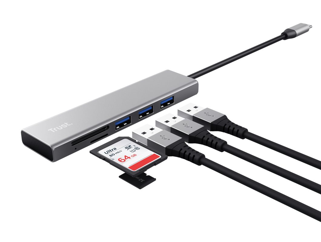 Egy Trust USB hub SD kártyával és USB meghajtókkal.