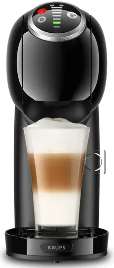 Fekete Krups kávéfőző egy pohár latte macchiatóval.