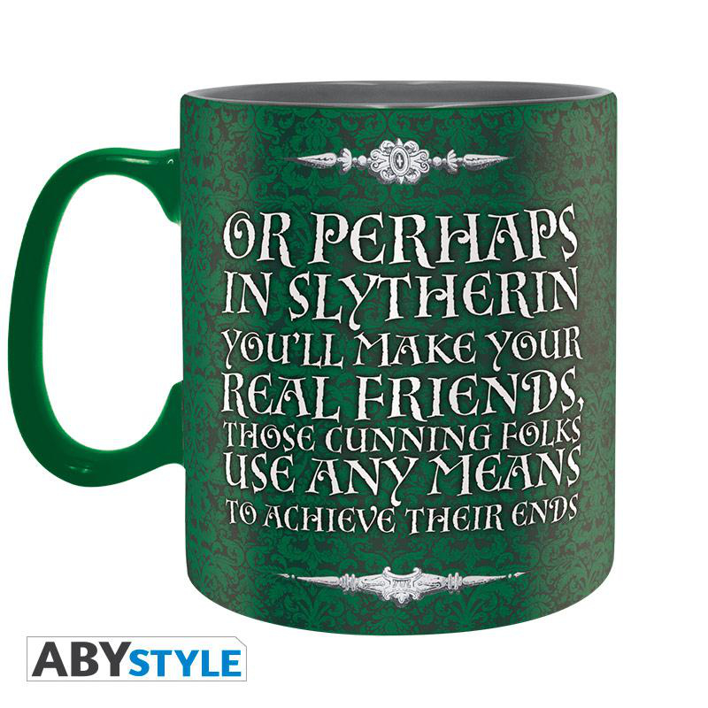 Grüner Becher mit Hogwarts-Haus-Zitat: „ODER VIELLEICHT IN SLYTHERIN...“