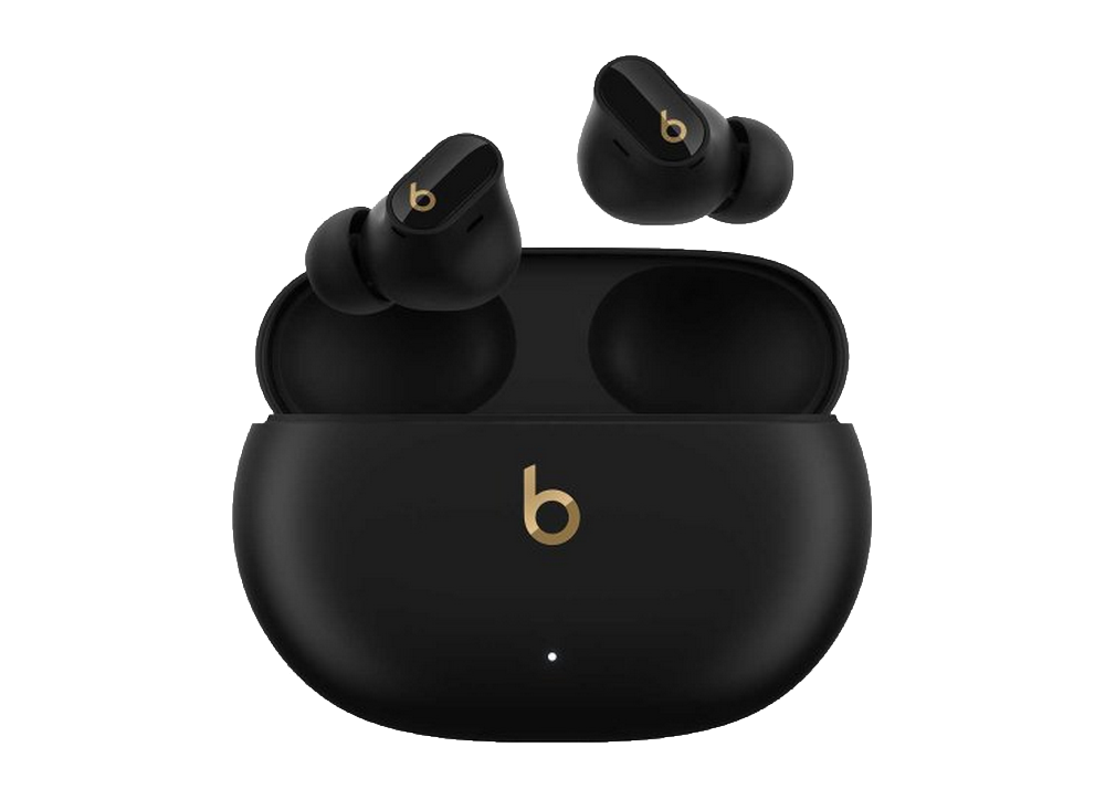 Auriculares Beats negros y estuche de carga. Los auriculares tienen logotipos dorados de la 'b'. El estuche es negro con una 'b' dorada.