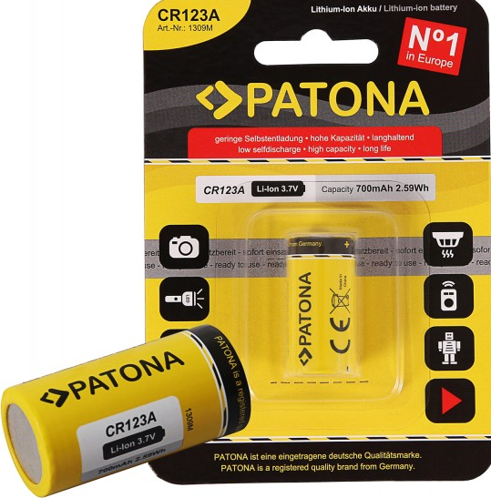 Ein Patona CR123A-Batteriepack. Das Paket ist gelb und hat eine einzelne Batterie.