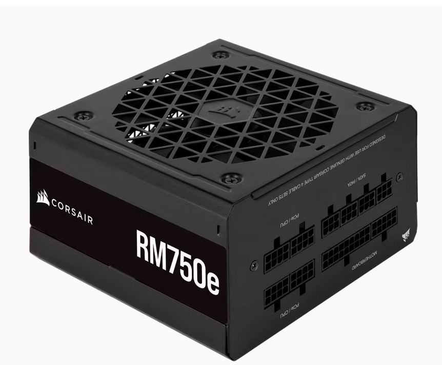 Siyah bir Corsair güç kaynağı, RM750e modeli, çeşitli bağlantı noktalarıyla.