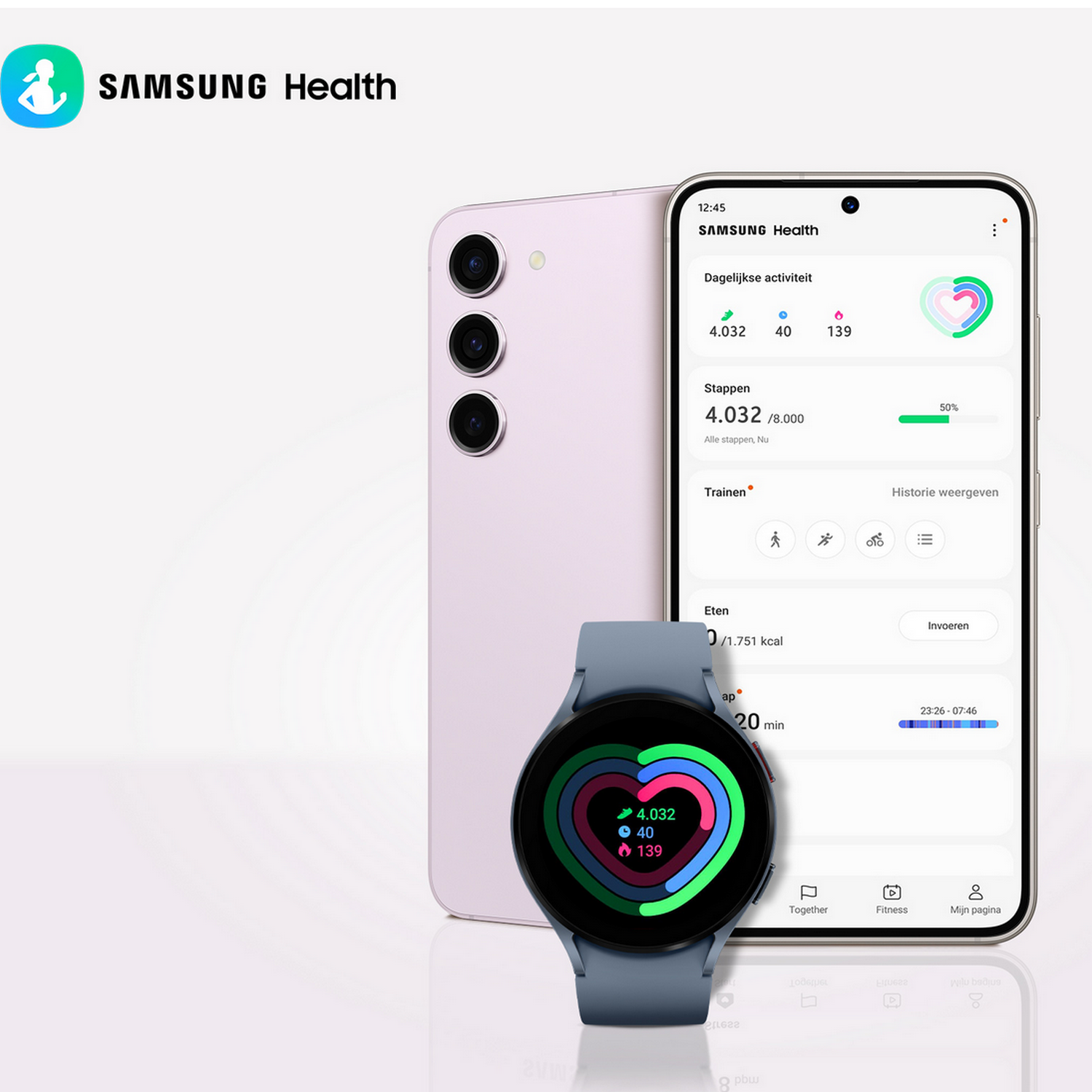Een Samsung-telefoon, een smartwatch en een mobiele app op het telefoonscherm, met gezondheidsgegevens.
