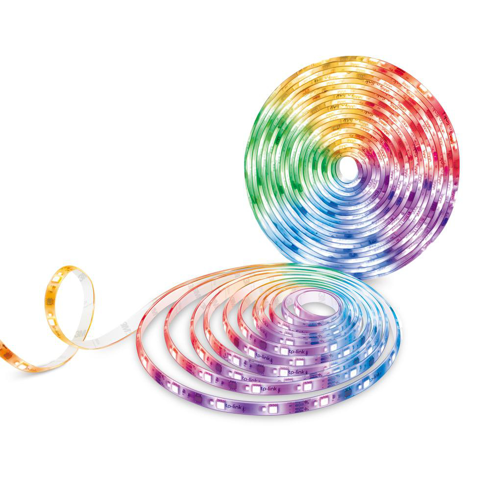 Eine Rolle bunter LED-Lichtstreifen, die einen Regenbogen an Farben zeigen. Einige sind abgerollt, mit 'tp-link' Etiketten.