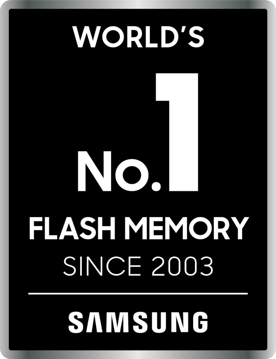 Czarno-srebrna etykieta: World's No.1 Flash Memory Since 2003, logo Samsung.
