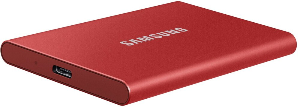 Czerwony przenośny dysk SSD Samsung, widok pod kątem.