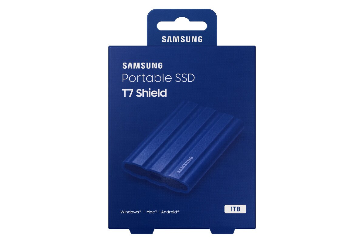 Niebieskie pudełko Samsung Portable SSD T7 Shield. Dysk SSD jest również widoczny na pudełku.
