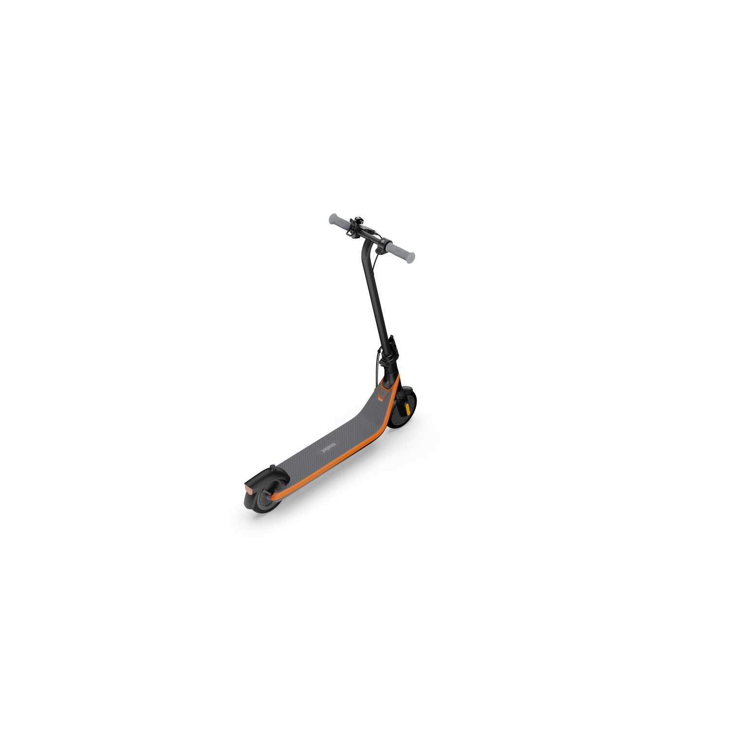 Een oranje en zwarte elektrische scooter, schuin op een witte achtergrond, met het stuur en het dek.