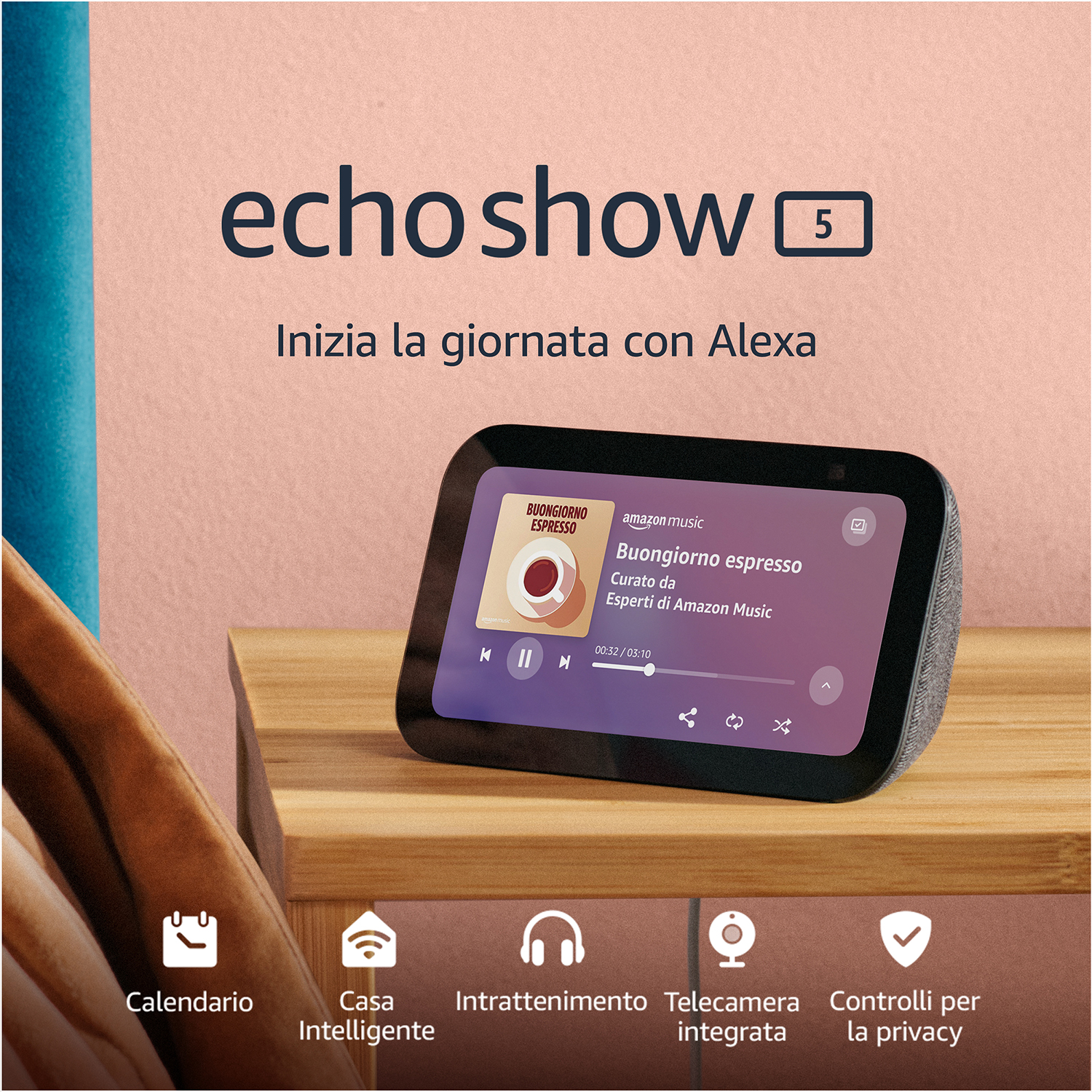 Un Amazon Echo Show 5 su una superficie di legno, che mostra un'interfaccia musicale.