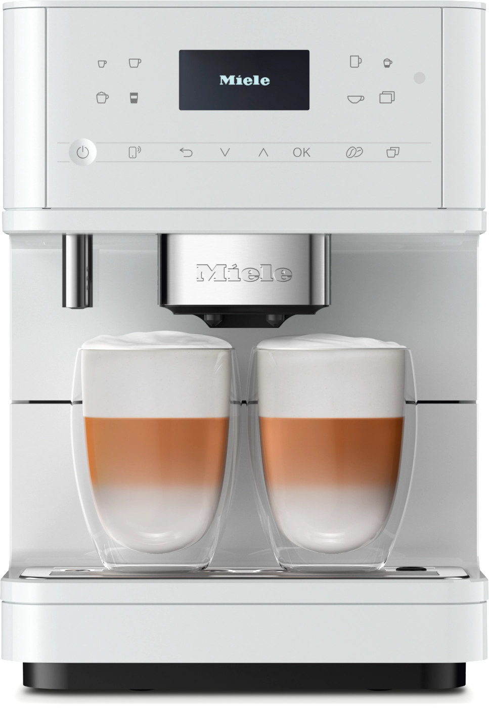 Weiße Miele Kaffeemaschine mit zwei Latte Macchiato Gläsern. Weißer Hintergrund.