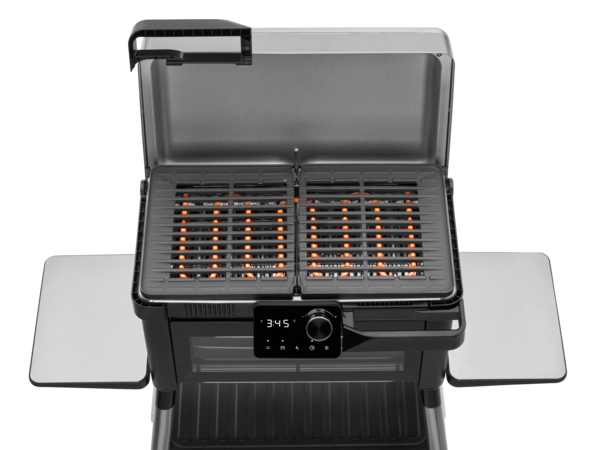 Felülnézet egy fekete-ezüst grillről, nyitva. Két rácsa, digitális kijelzője és oldalsó polcai vannak.