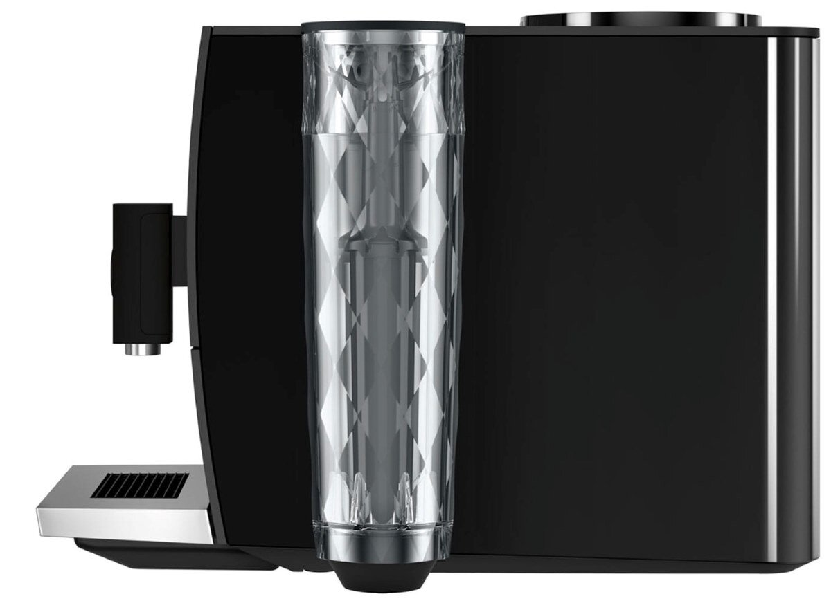 Czarny ekspres do kawy z przezroczystym pojemnikiem na wodę.