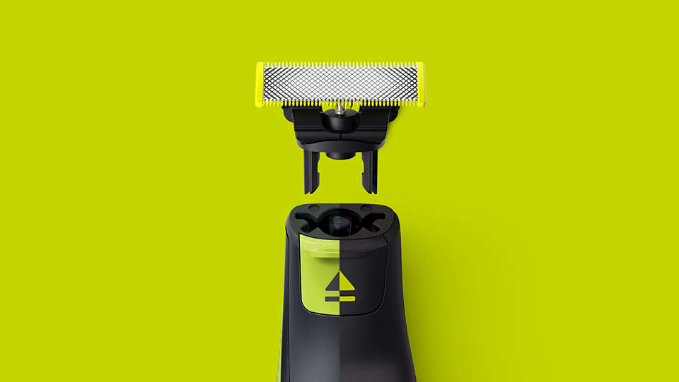 Fekete-sárga Philips OneBlade borotvafej a markolatról leválasztva, sárga háttér előtt.