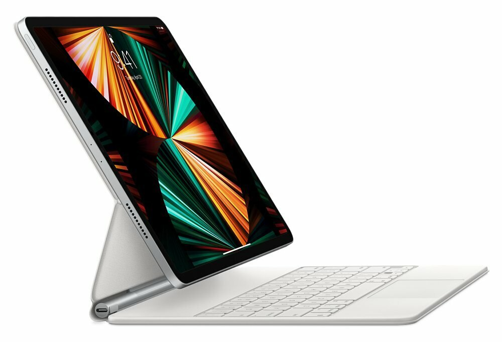 Biały tablet z klawiaturą, pod kątem na białym tle.