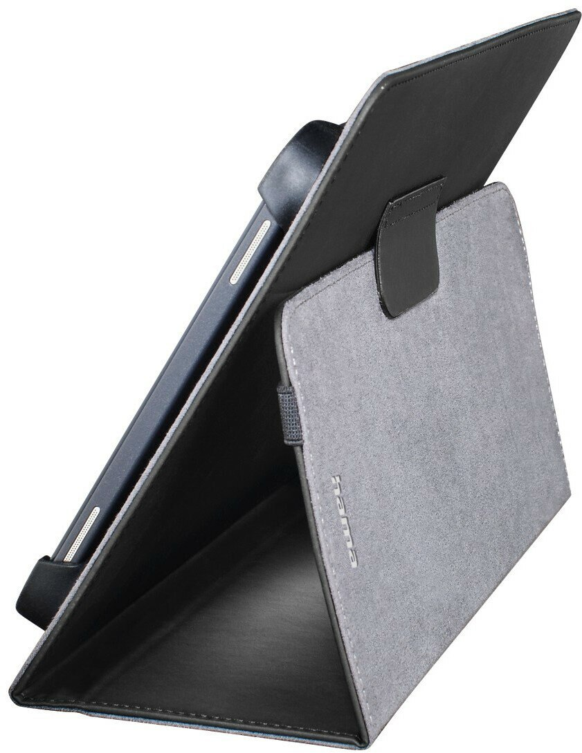 Tablet w szarej obudowie, ustawiony pod kątem, aby pokazać ekran, podparty do oglądania.