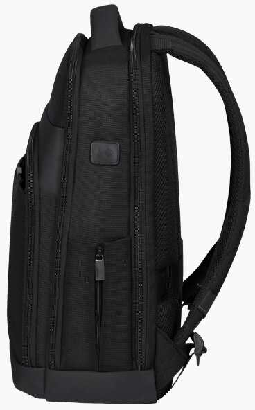 Czarny plecak z boczną kieszenią i portem USB, widok z boku.