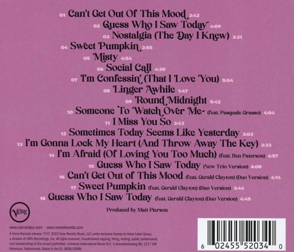 Albumcover mit Titelliste. Lila Hintergrund, schwarzer Text und ein Barcode.