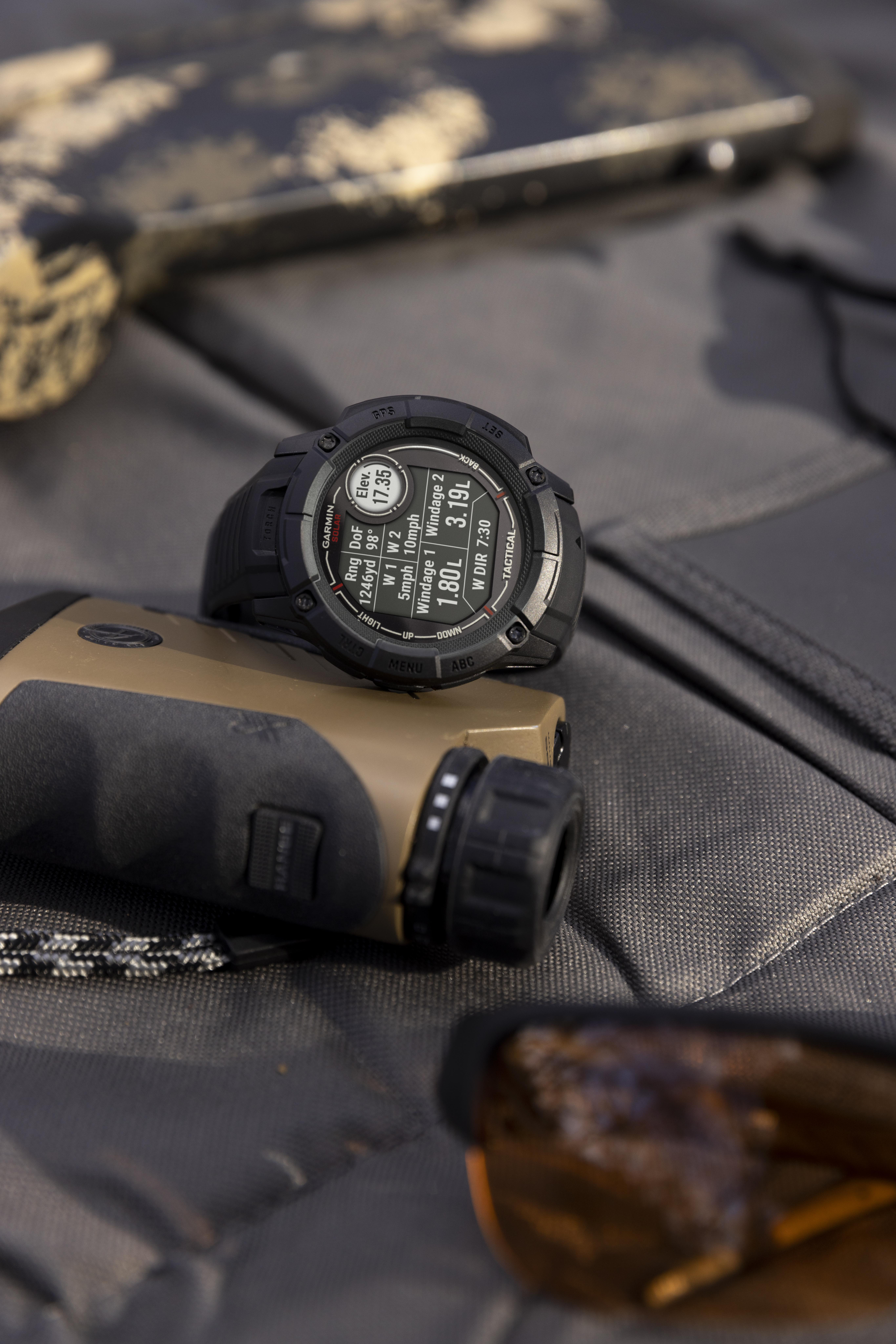 Instinct mm, Edition Smartwatch Solar 26 GARMIN Tactical Silikon, Schwarz 2X