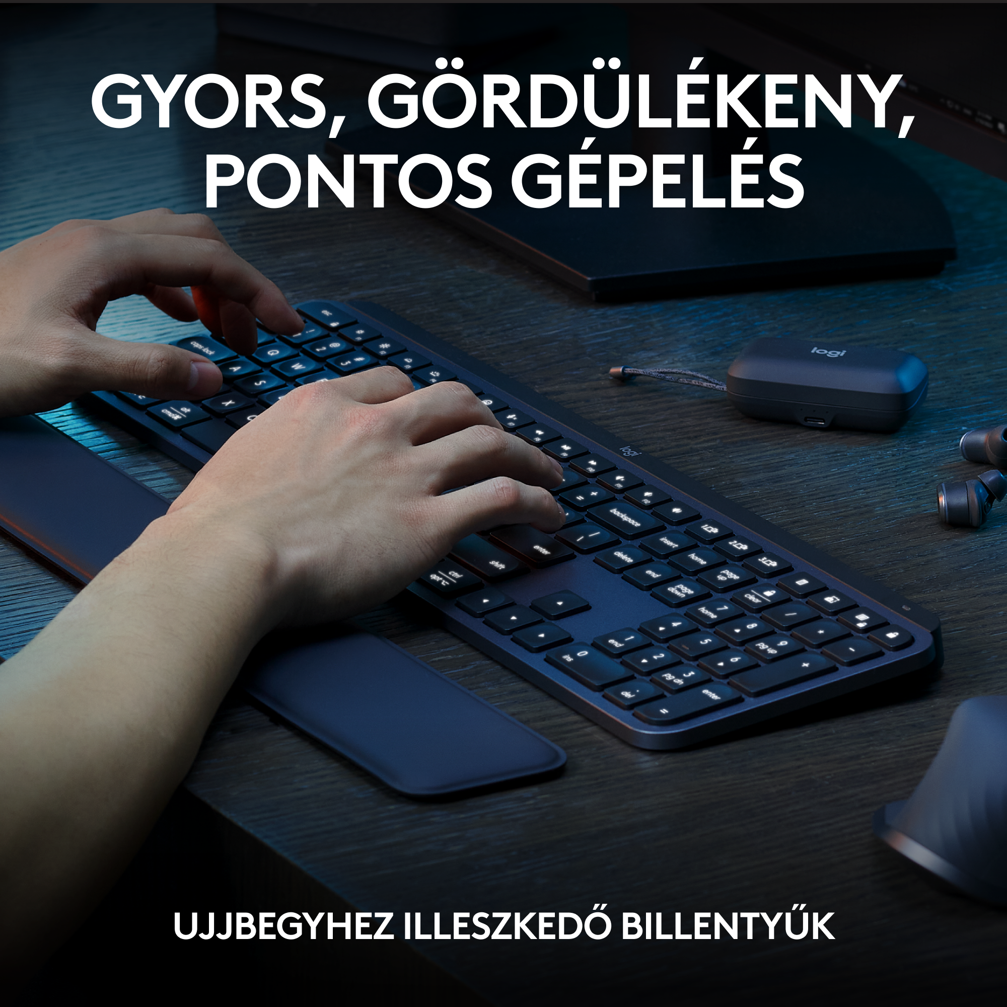 Kéz fekete billentyűzeten gépel, kék csuklótámasszal. Felirat: Gyors, sima, pontos gépelés.