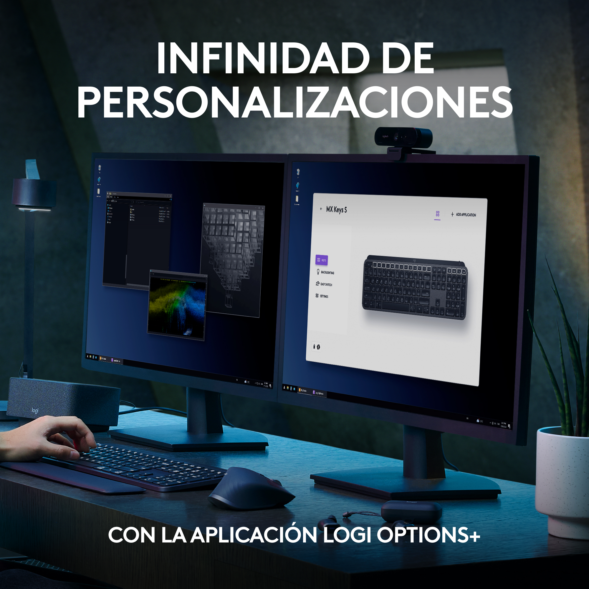 Dos monitores, teclado y ratón en escritorio. Pantallas muestran interfaces de software.