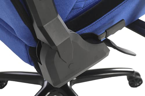 Primer plano de la parte trasera de una silla gaming azul con detalles negros y palancas.