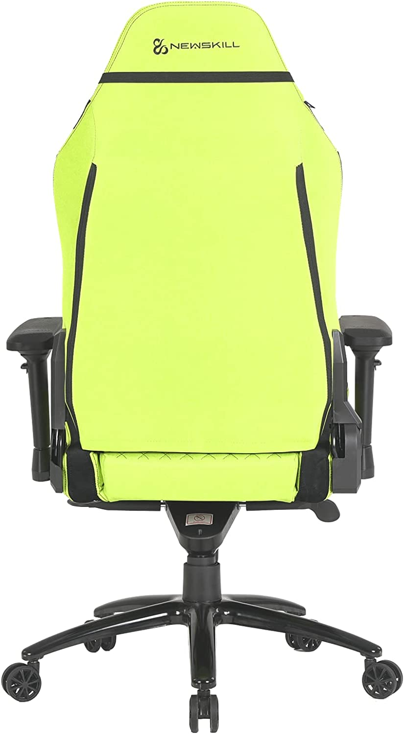 Vista trasera de una silla de juego verde neón con detalles en negro.