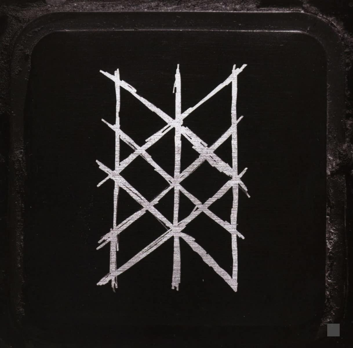 Schwarzes Quadrat mit weißen Linien, die ein Symbol bilden. Sieht nach einer Tastaturtaste aus.