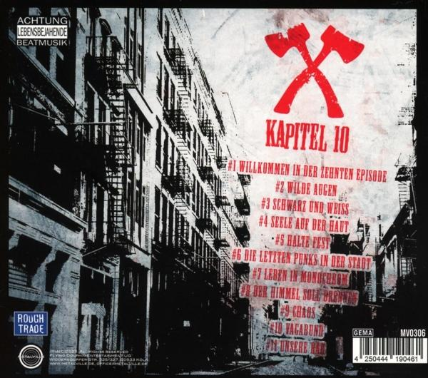 Albumcover mit Text und zwei gekreuzten Äxten, ein Stadt Hintergrund.