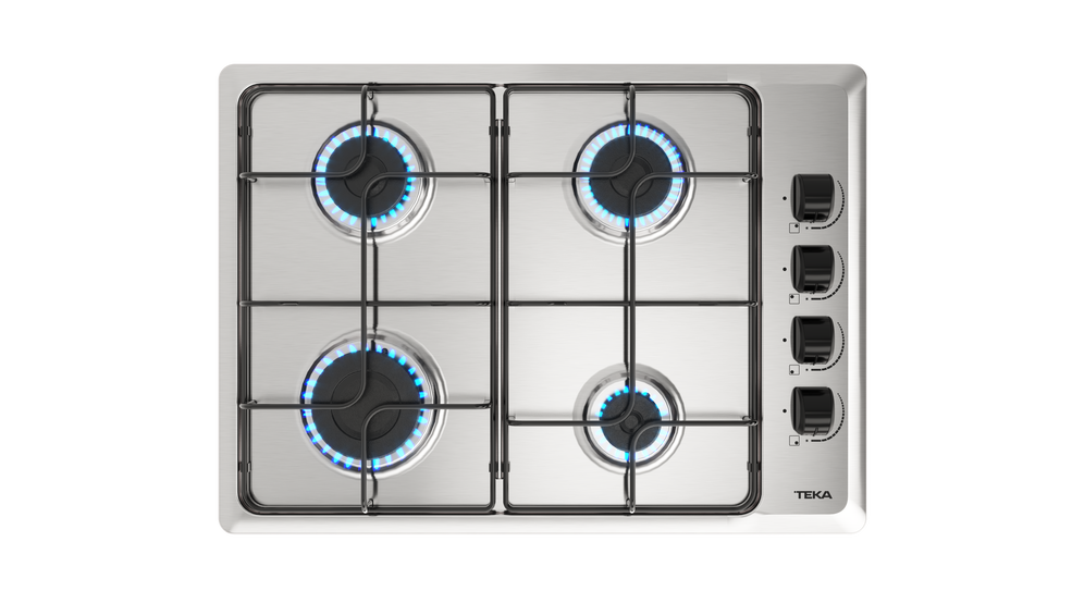 Una encimera de acero inoxidable con cuatro quemadores, cada uno con una llama azul.