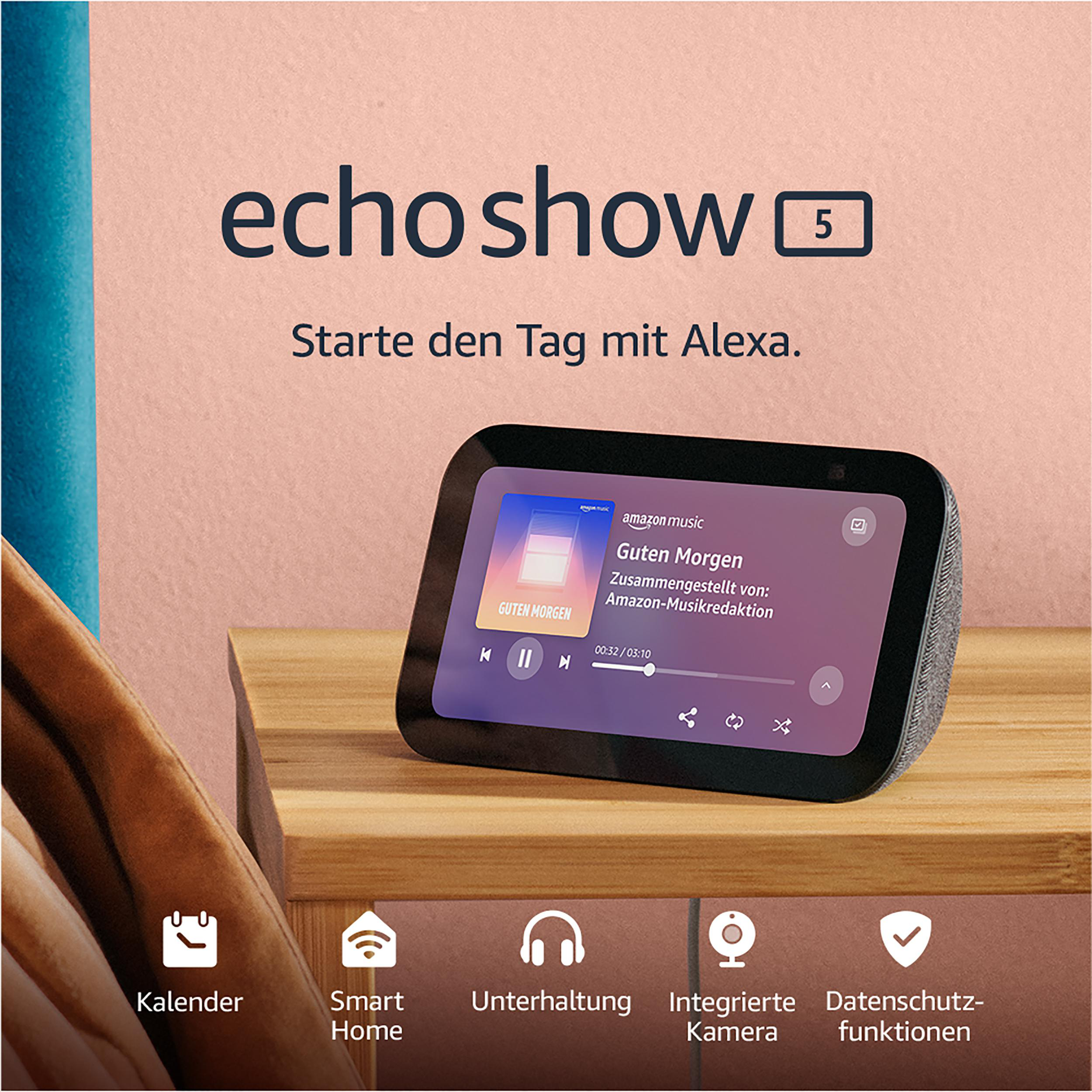 Amazon Echo Show 5 auf einem Holztisch. Spielt Musik, Bildschirm-Bedienelemente sichtbar.