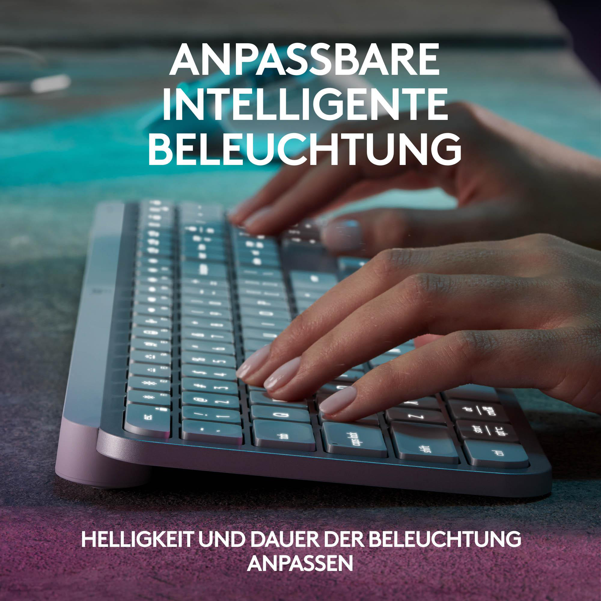Hände, die auf einer grauen Tastatur mit weißen Tasten tippen. Text: Anpassbare Beleuchtung.