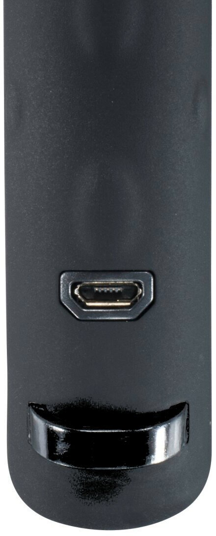 Zbliżenie czarnego urządzenia z pojedynczym portem micro USB.