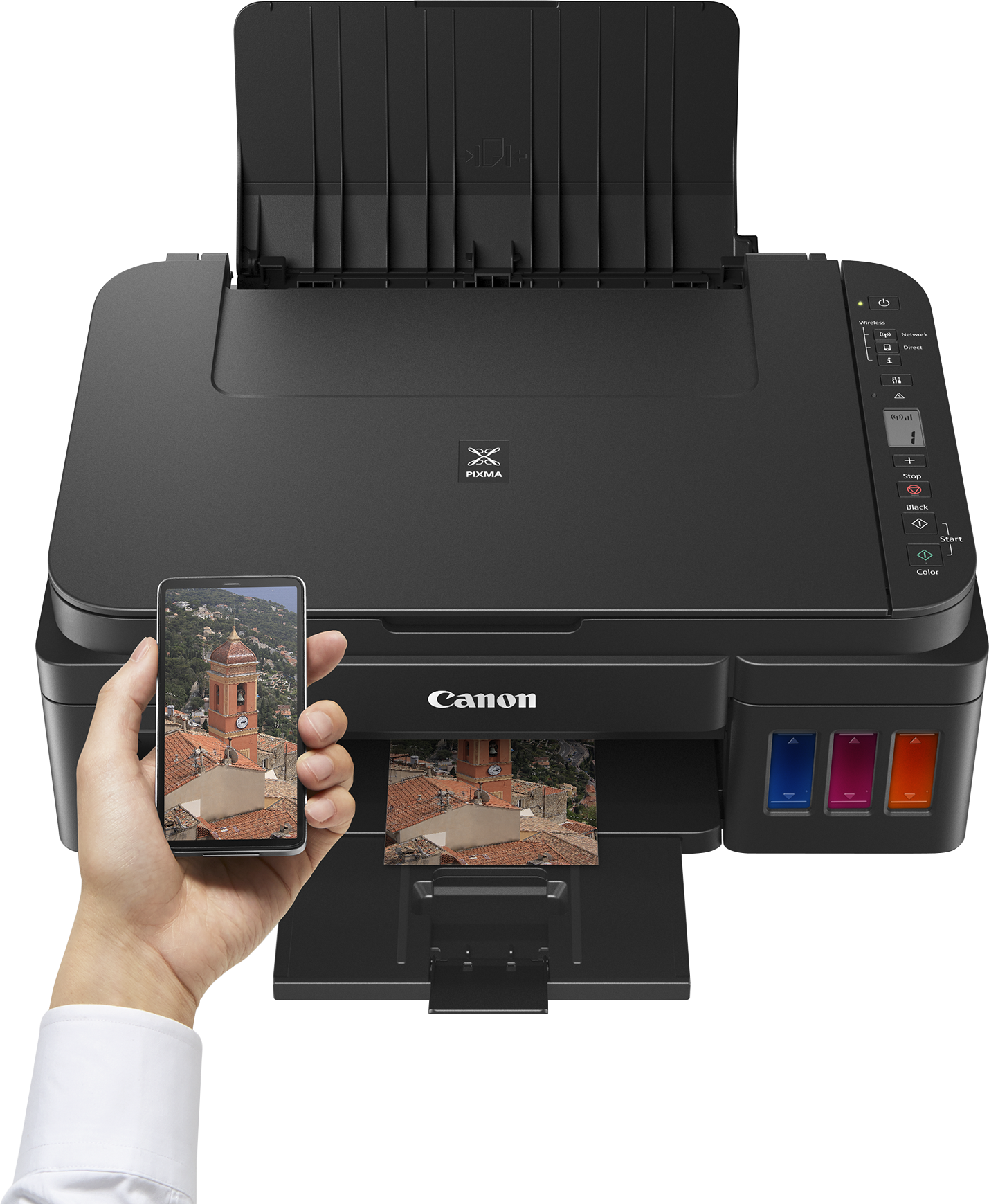 Canon nyomtató okostelefonnal, ami egy fotót jelenít meg. A nyomtató fekete, fotót nyomtat.