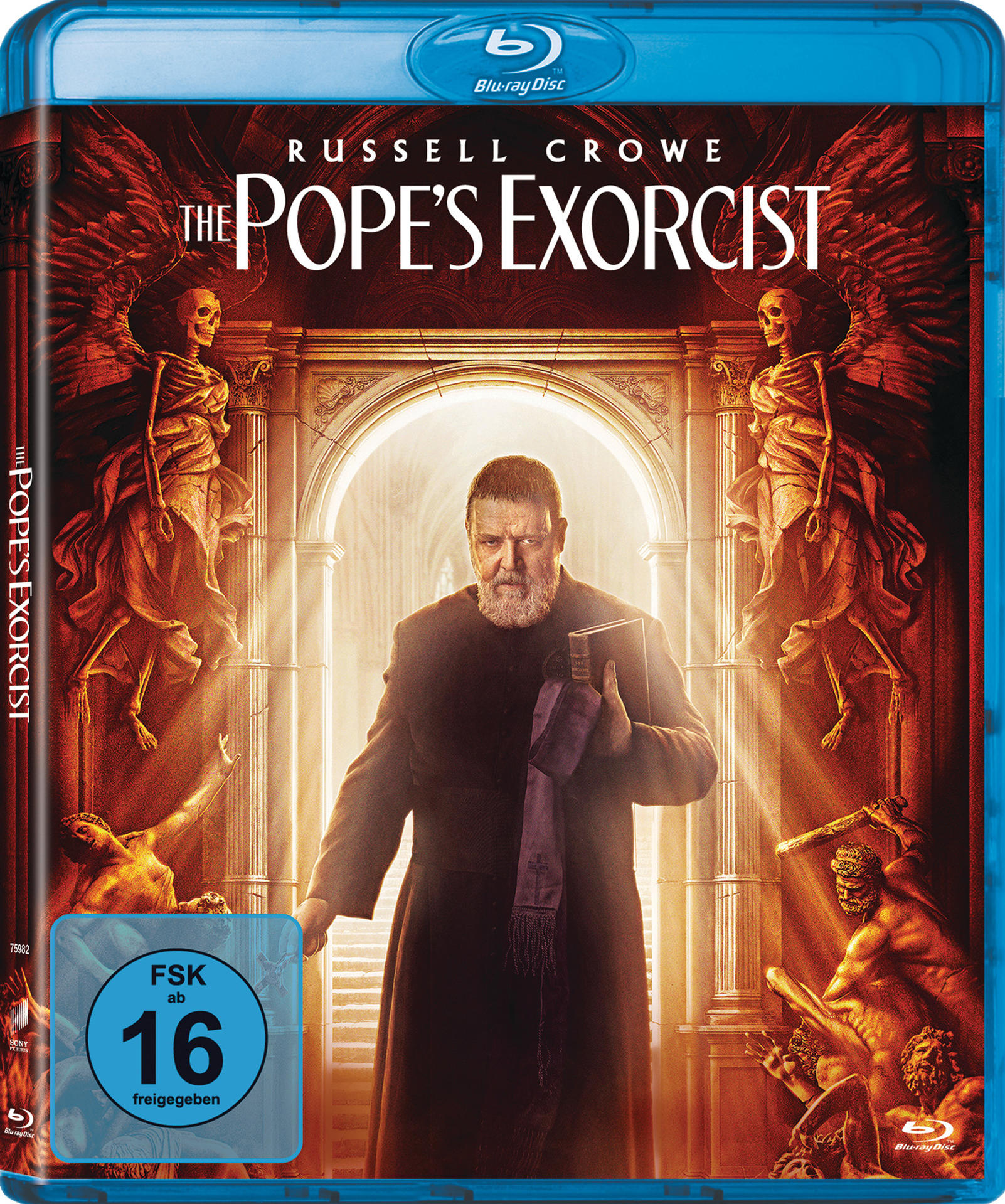 Blu-ray-Hülle von The Pope's Exorcist. Russell Crowe in schwarzer Robe im Fokus.