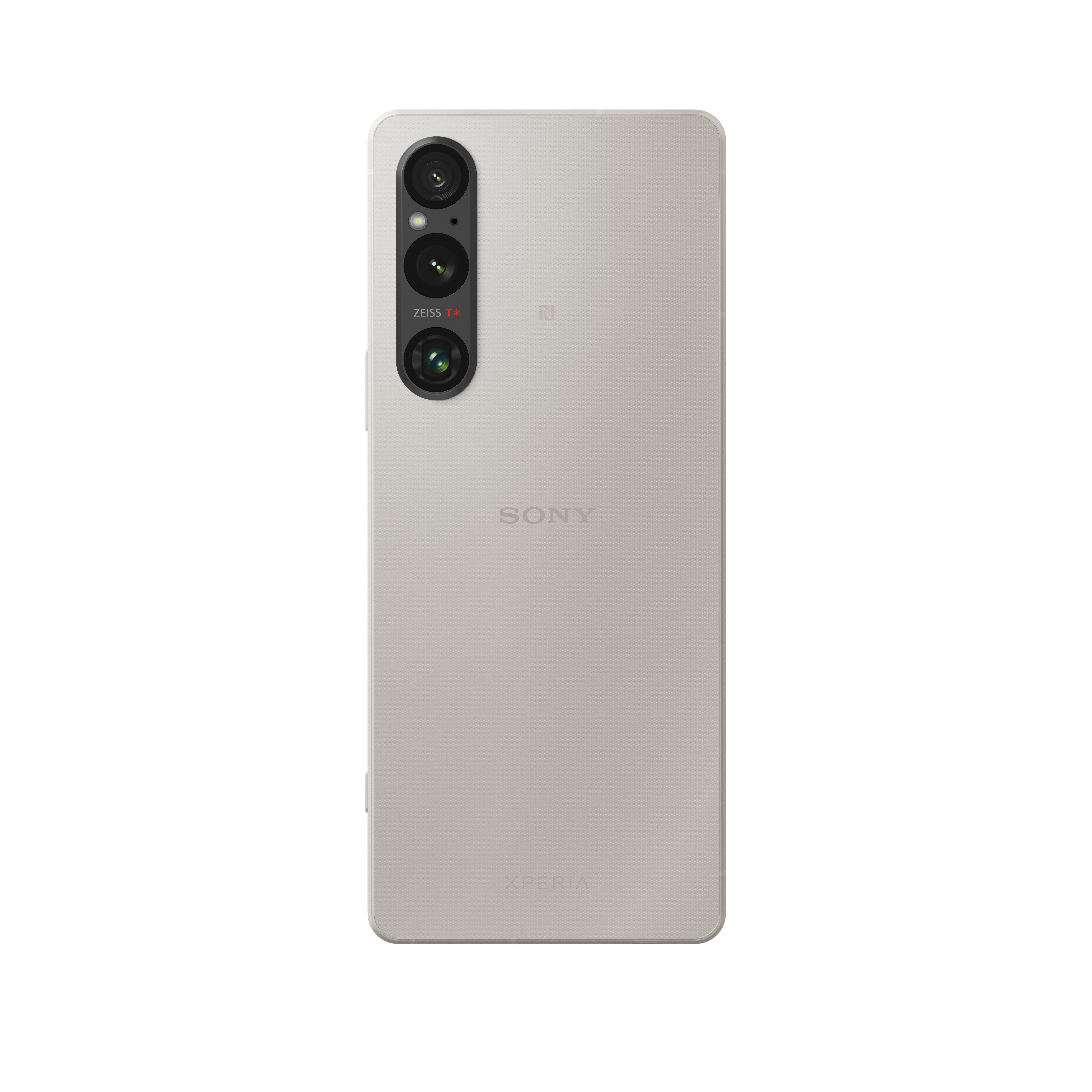 Sony Xperia Telefon auf weißem Hintergrund. Telefon hat drei Kameralinsen in der oberen linken Ecke.