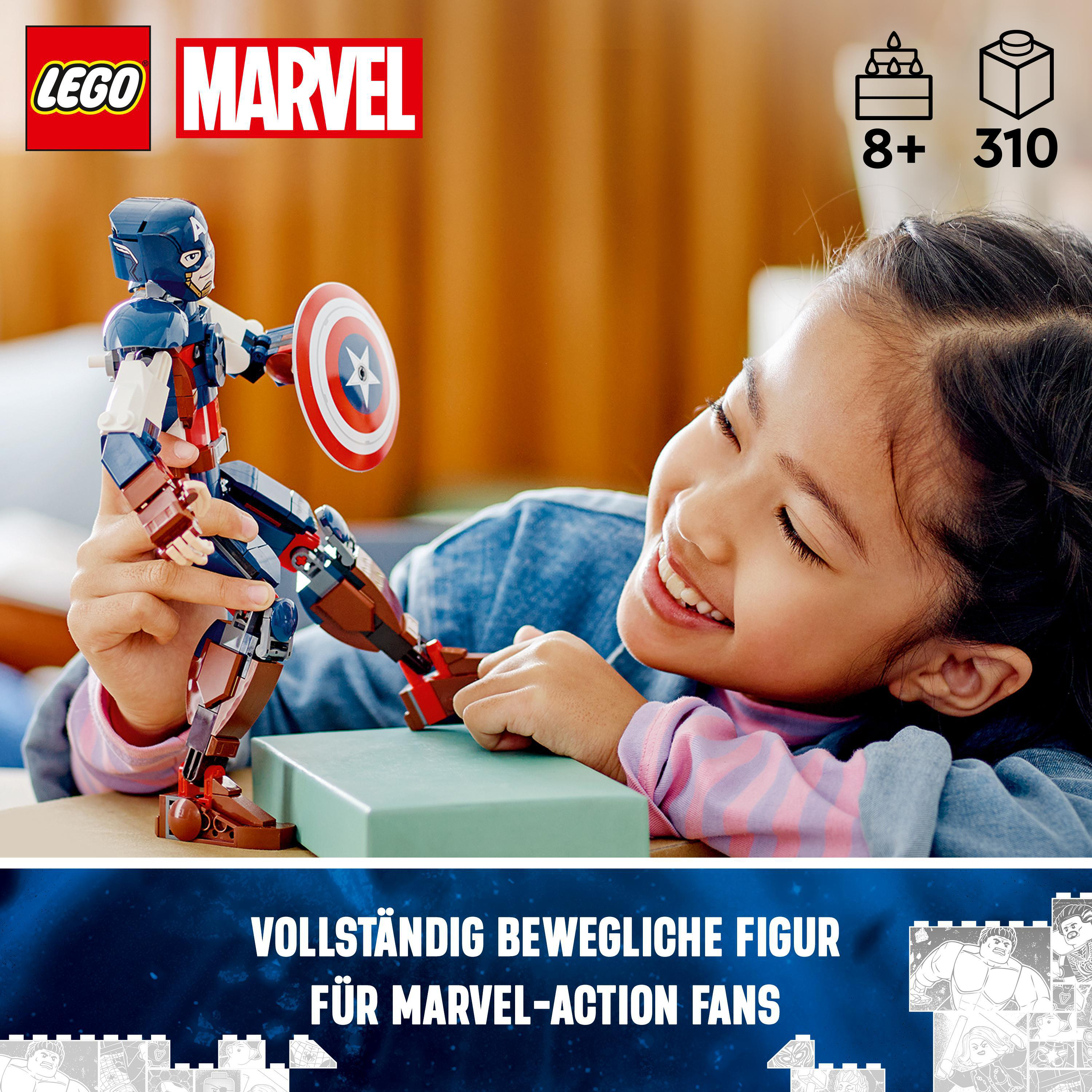 Junges Mädchen hält eine LEGO Marvel Captain America Figur. Die Figur ist hauptsächlich rot und blau.