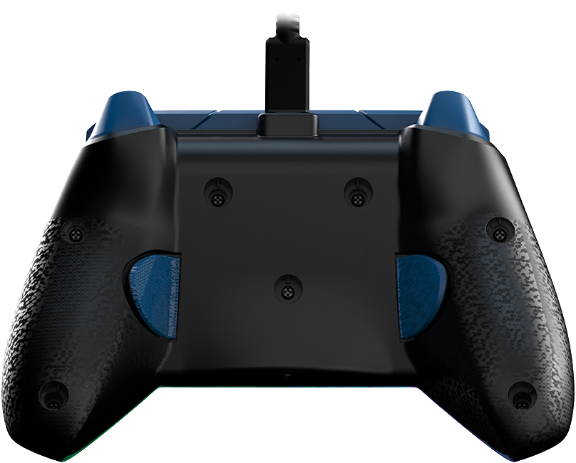 Schwarzer Gamecontroller, Unterseite. Blaue Akzente, mehrere Knöpfe und ein Verbindungskabel.