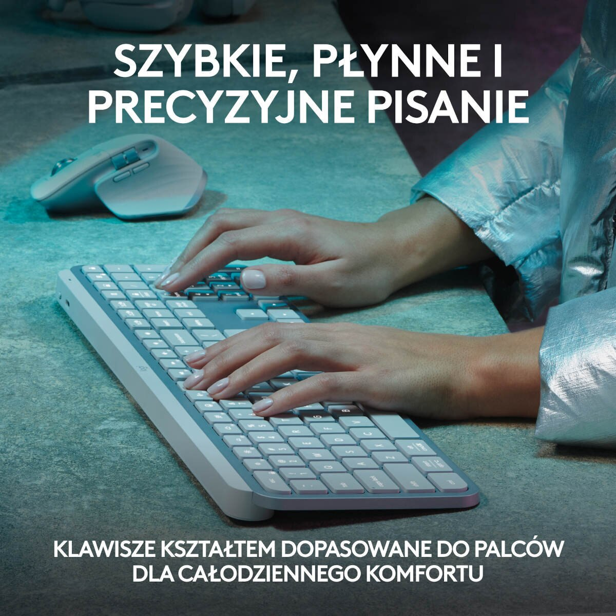 Biało-szary robot odkurzający na szarej wykładzinie z liniami graficznymi.